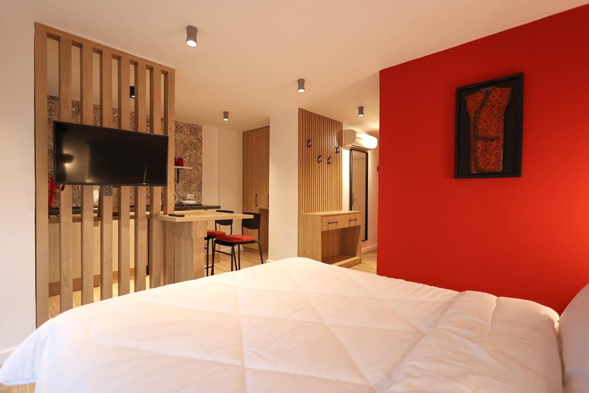 Grandstay Studios Durres Bagian luar foto