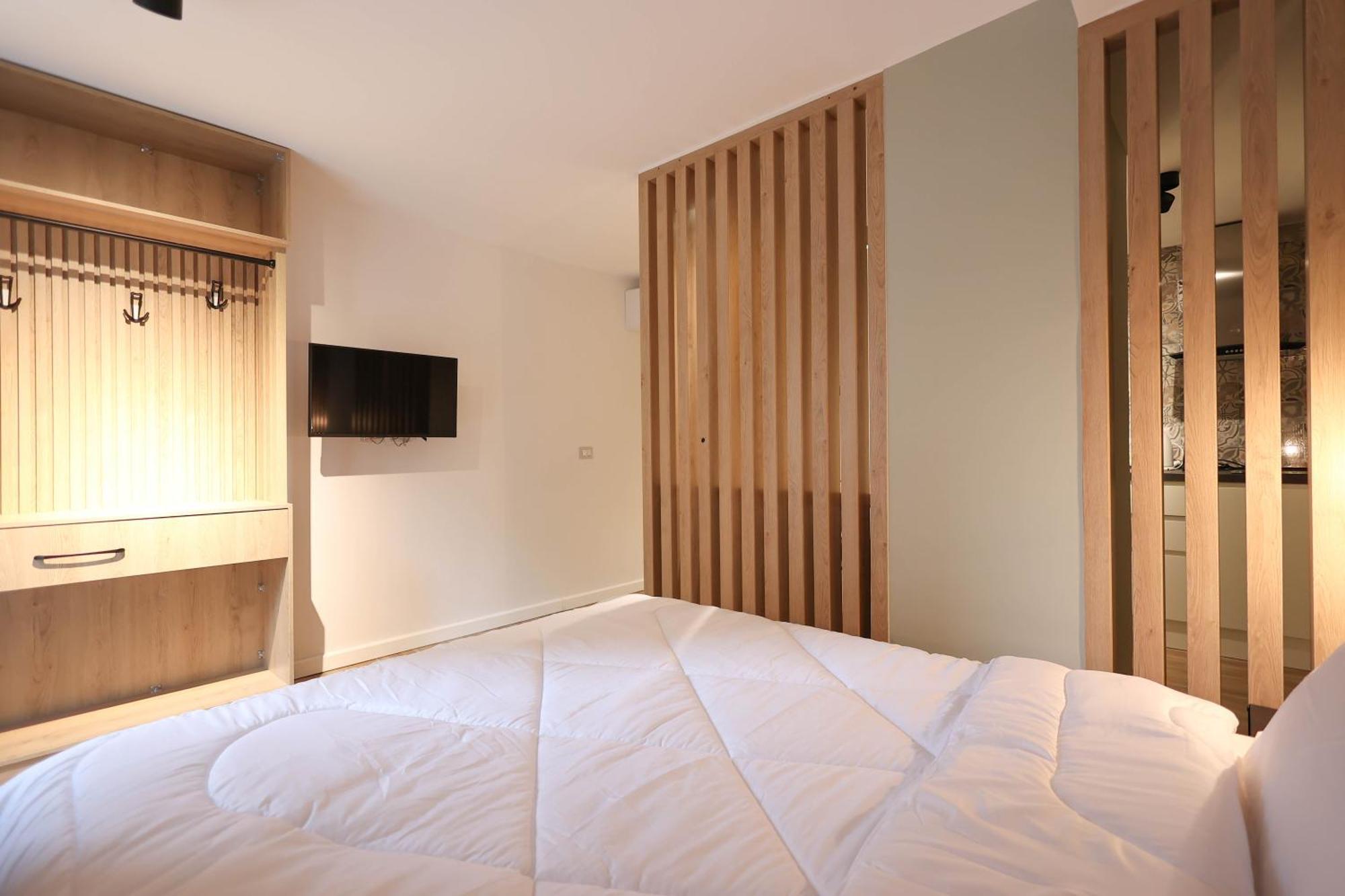 Grandstay Studios Durres Bagian luar foto