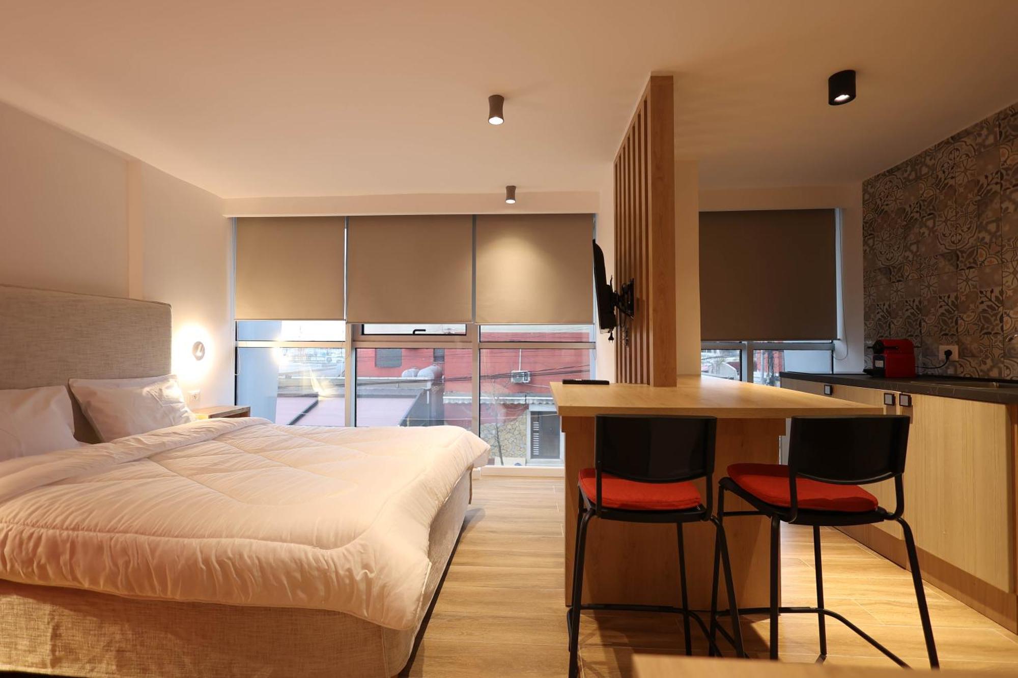 Grandstay Studios Durres Bagian luar foto