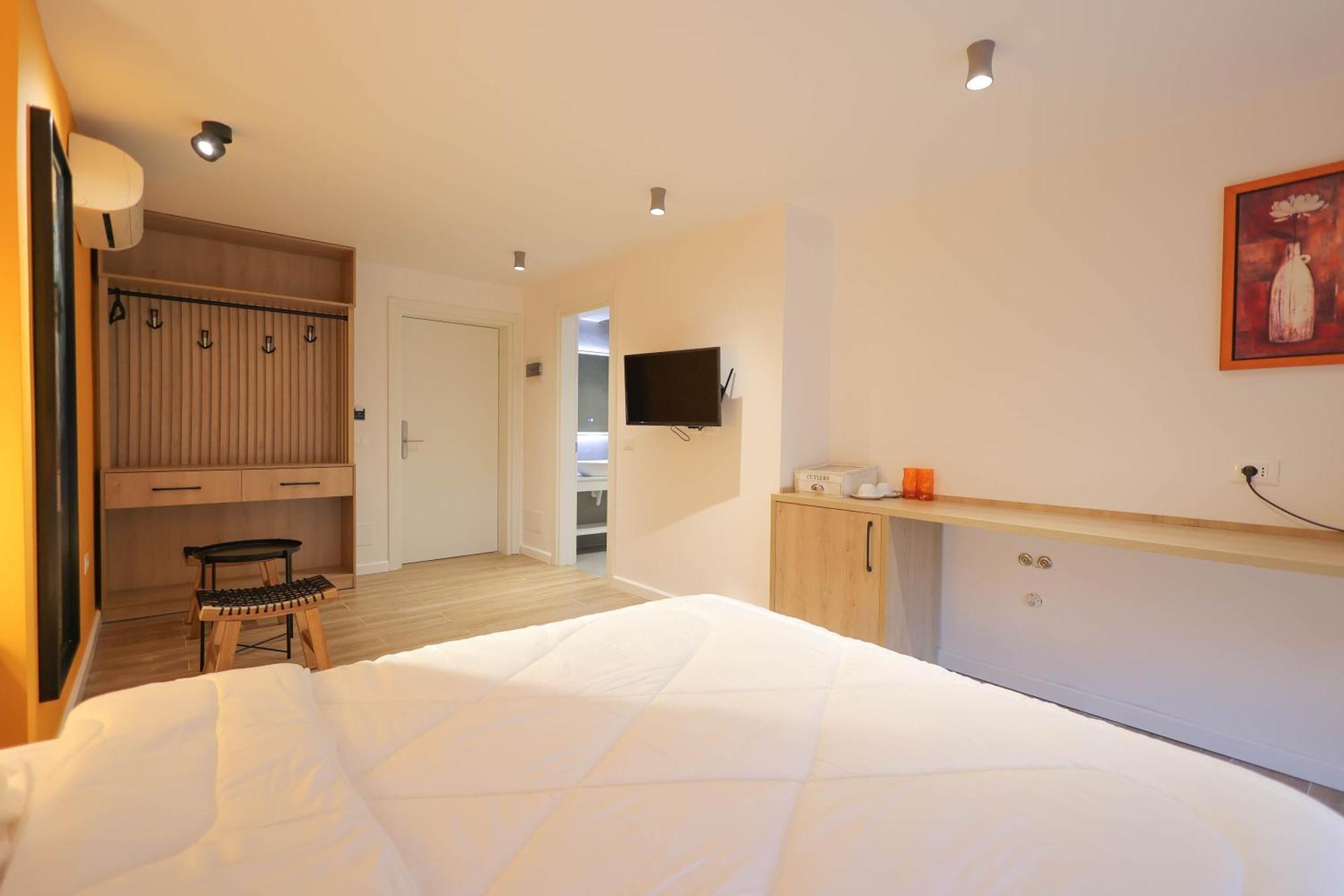 Grandstay Studios Durres Bagian luar foto