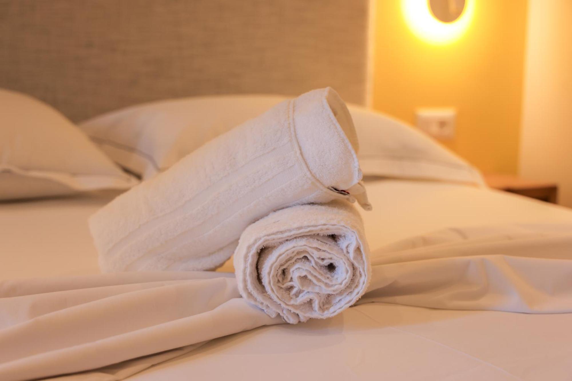 Grandstay Studios Durres Bagian luar foto