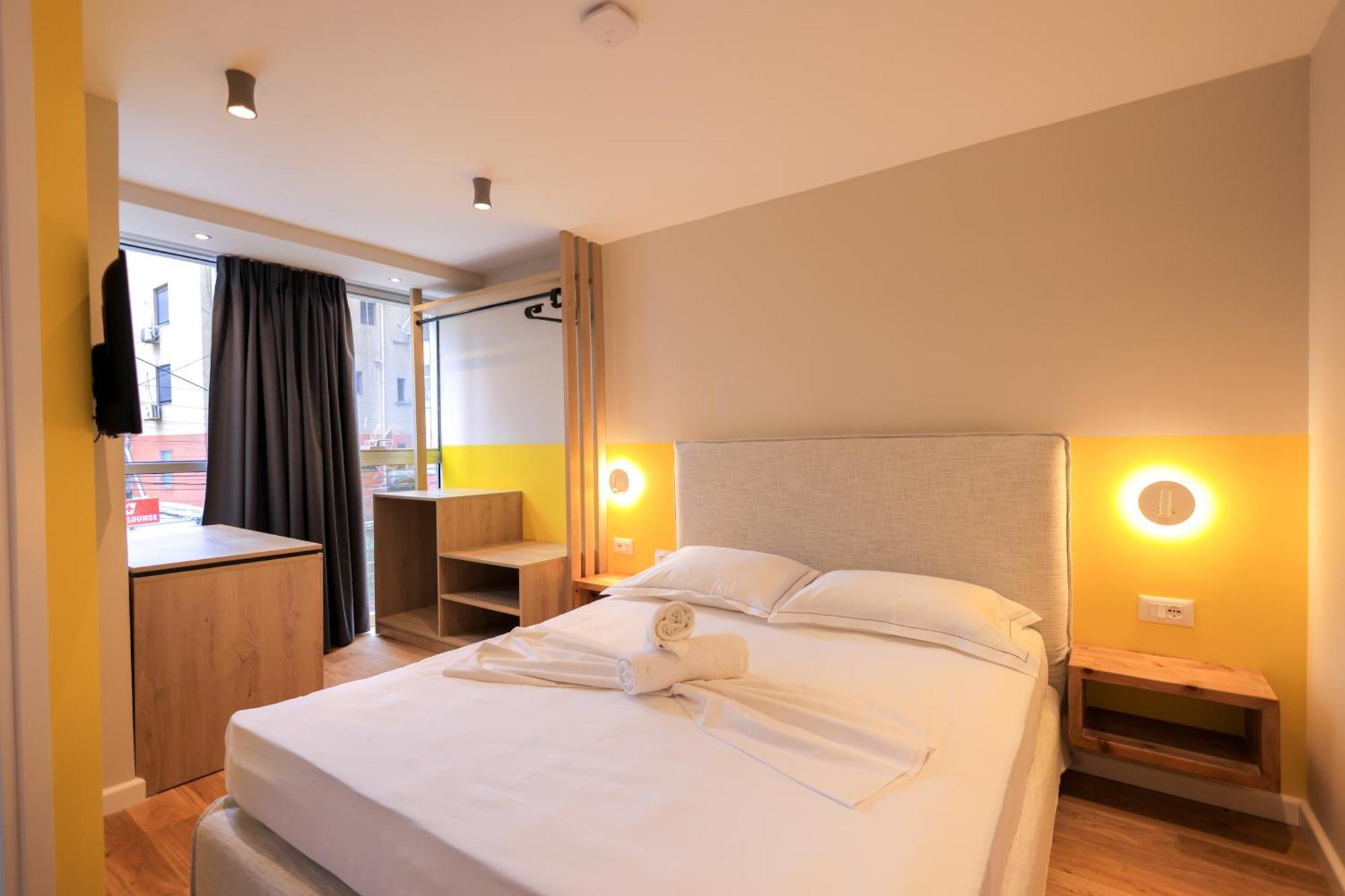 Grandstay Studios Durres Bagian luar foto
