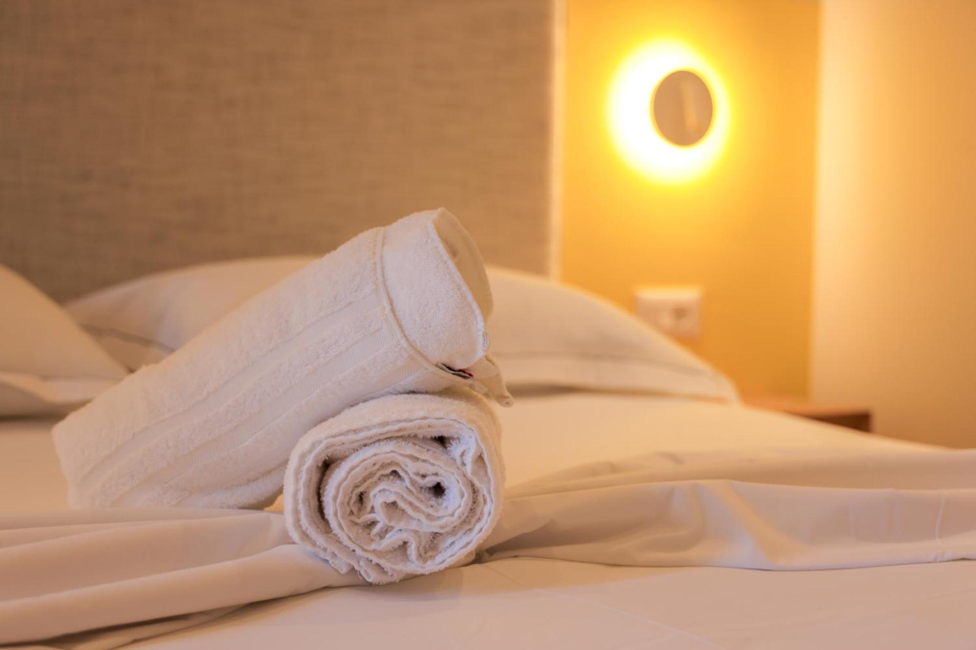 Grandstay Studios Durres Bagian luar foto