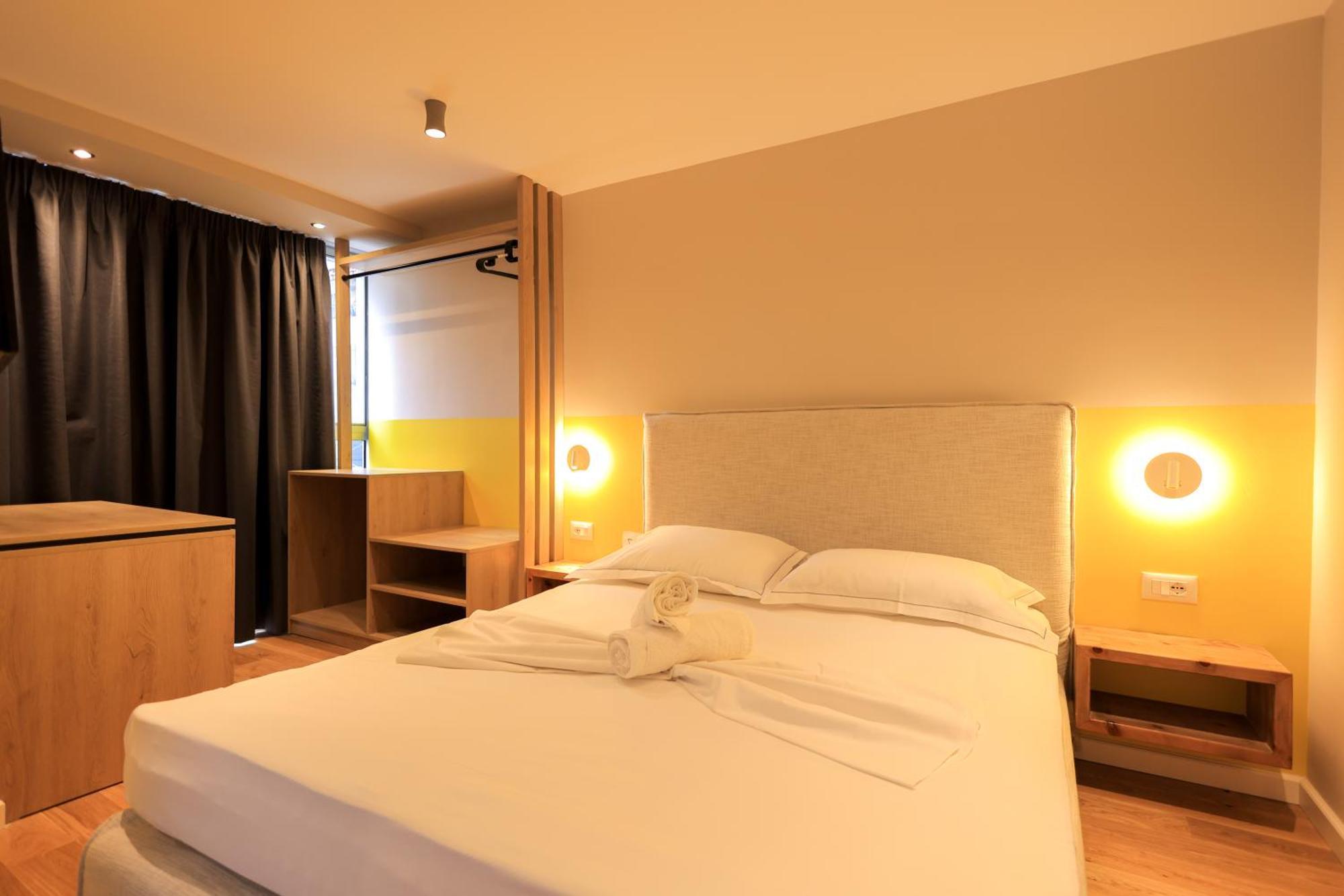 Grandstay Studios Durres Bagian luar foto