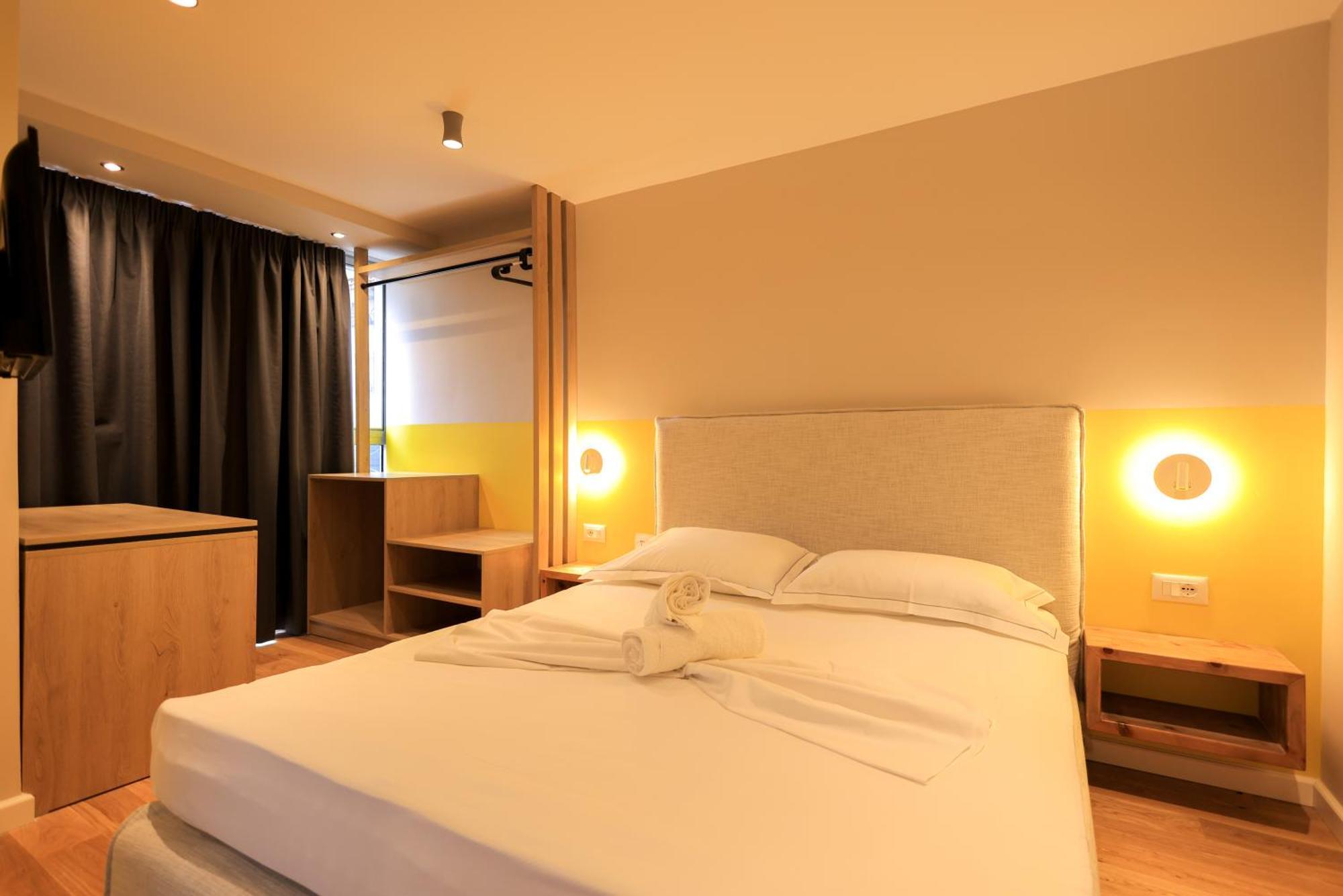 Grandstay Studios Durres Bagian luar foto